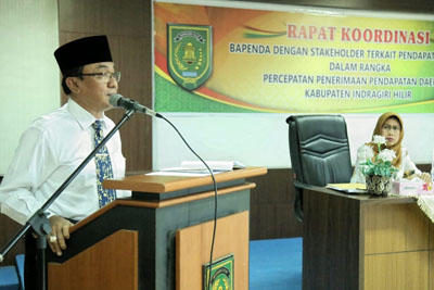 Jika Tidak Mampu Bekerja, Bupati Inhil Minta Pejabat Mundur